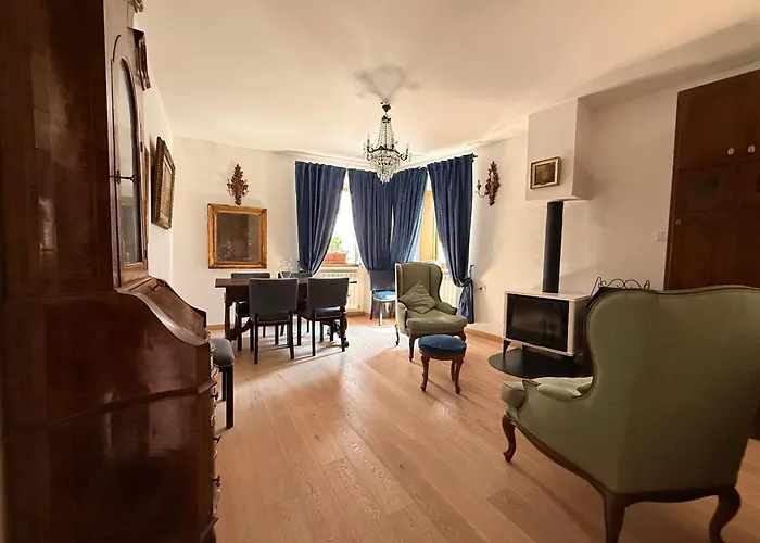 Visione Piazzetta Alferi 2 3* LʼAquila